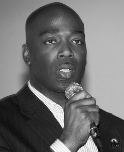 Viv Ahmun